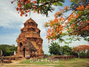 Tour from Mui Ne Vietnam: Ta Cu mountain, Reclining Buddha, Phan Thiet